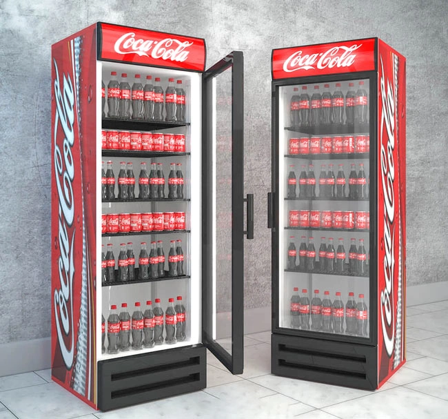 Hình ảnh những chiếc tủ lạnh màu đỏ đặc trưng của Coca Cola