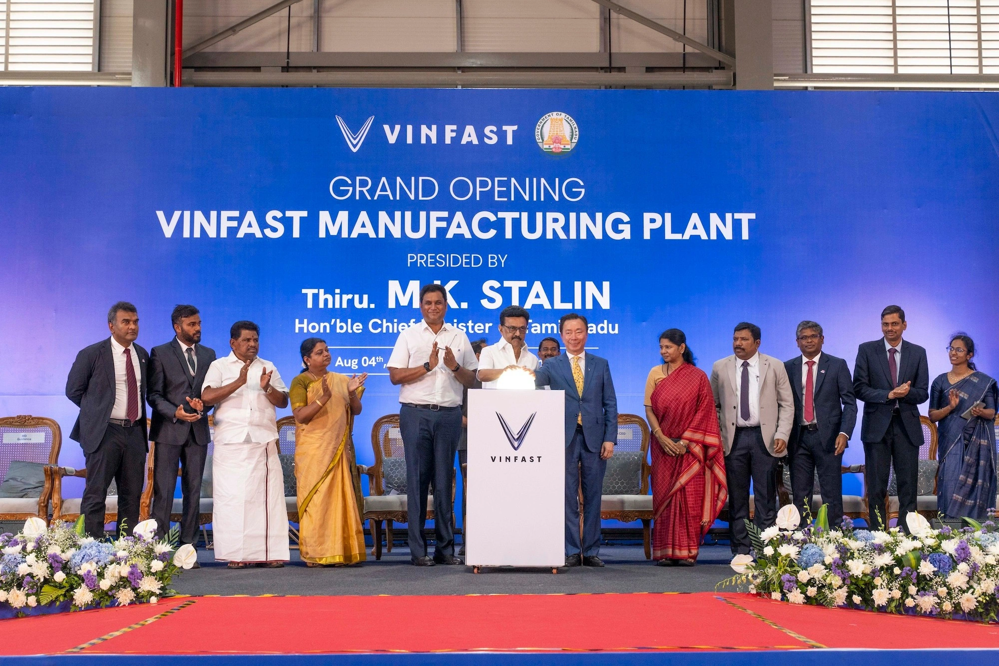 Chiến lược marketing của VinFast áp dụng mô hình D2C (Direct-to-Consumer)
